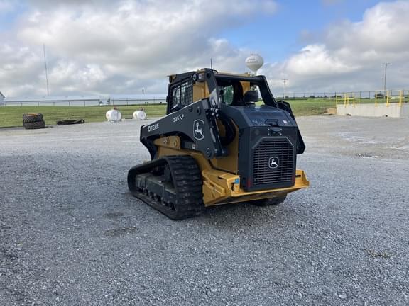 Image of John Deere 335P equipment image 4