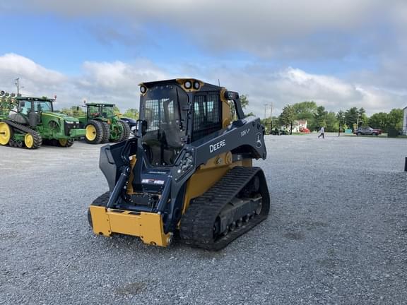 Image of John Deere 335P equipment image 3