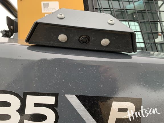 Image of John Deere 335P equipment image 4