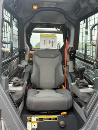 Image of John Deere 335P equipment image 3