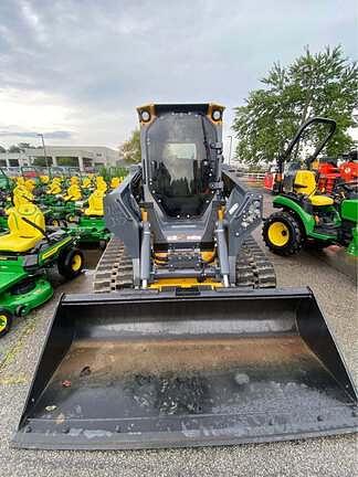 Image of John Deere 335P equipment image 1