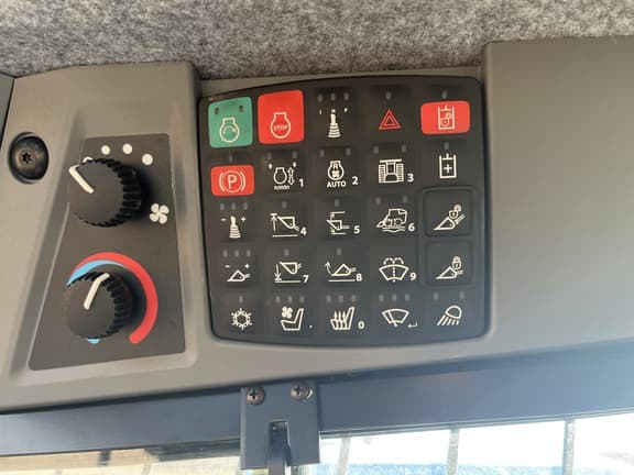 Image of John Deere 335P equipment image 3