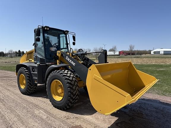Image of John Deere 344P equipment image 2