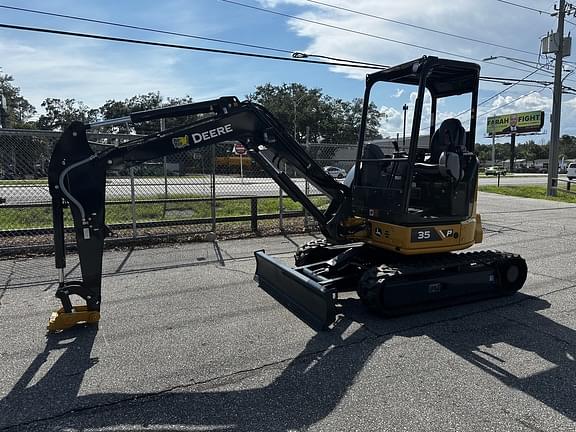 Image of John Deere 35P equipment image 1