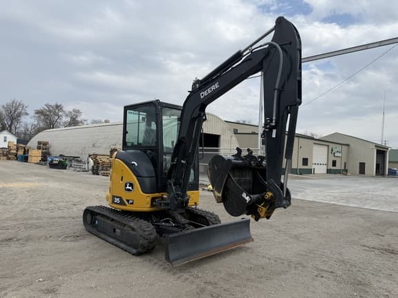 Image of John Deere 35P equipment image 1