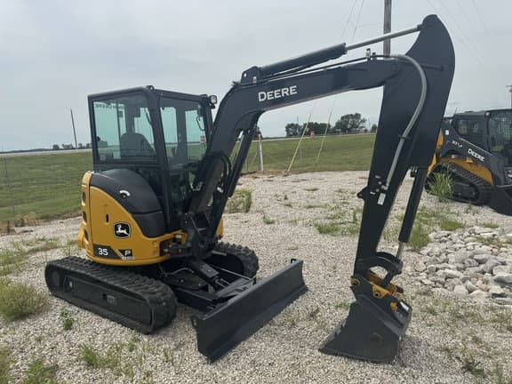 Image of John Deere 35P equipment image 1