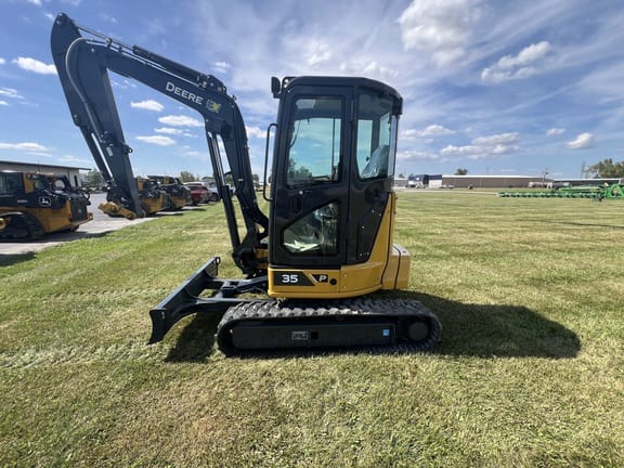2025 John Deere 35P Equipment Image0