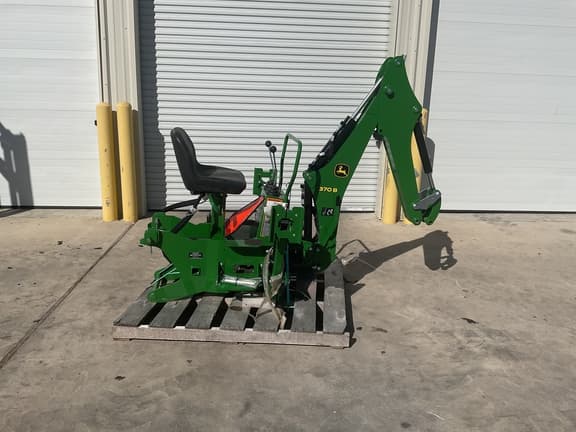 Image of John Deere 370B equipment image 3