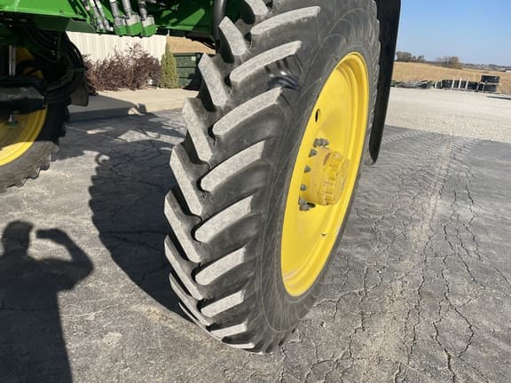 Image of John Deere 400R equipment image 4