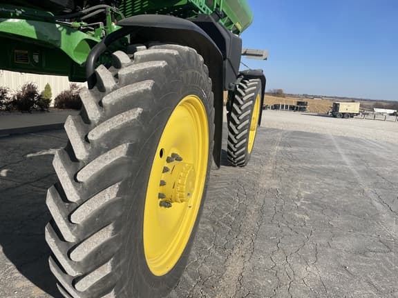 Image of John Deere 400R equipment image 3