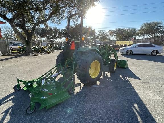 Image of John Deere 4044M equipment image 4