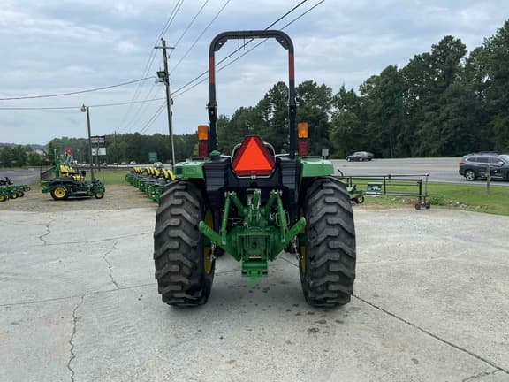 Image of John Deere 4044M equipment image 4