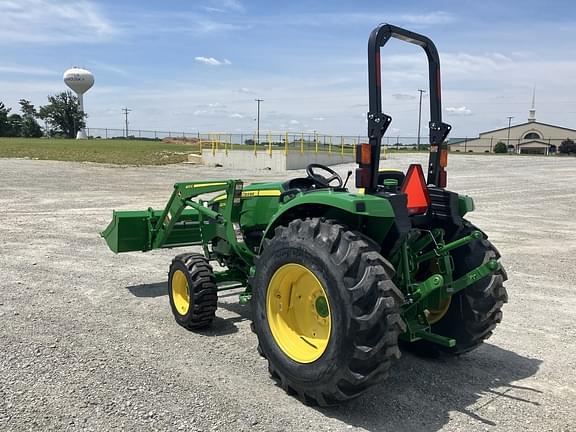 Image of John Deere 4044M equipment image 4