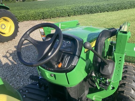Image of John Deere 4044M equipment image 3