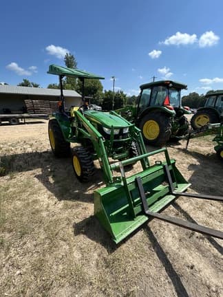 Image of John Deere 4044M equipment image 4