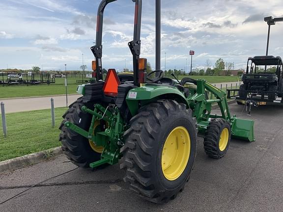 Image of John Deere 4044M equipment image 4