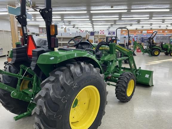 Image of John Deere 4044M equipment image 4