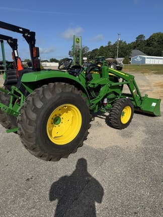 Image of John Deere 4044M equipment image 4