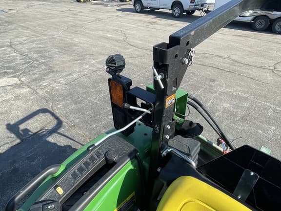 Image of John Deere 4044M equipment image 3