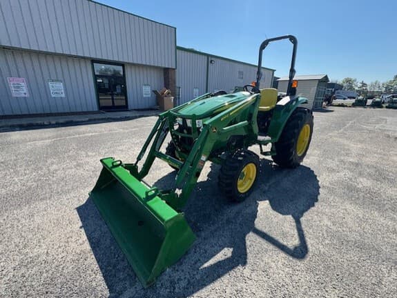 Image of John Deere 4044M equipment image 4