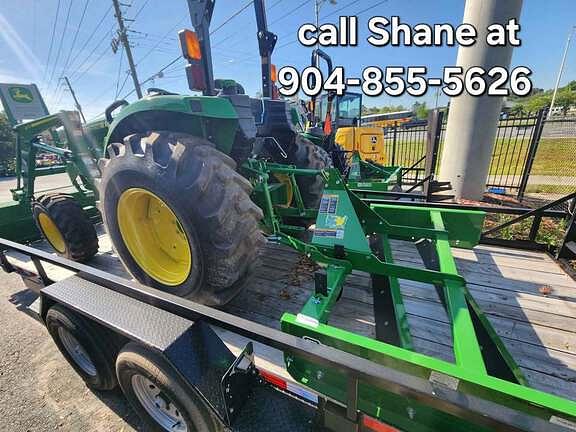 Image of John Deere 4044M equipment image 4