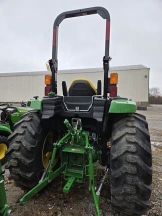 Image of John Deere 4044R equipment image 4