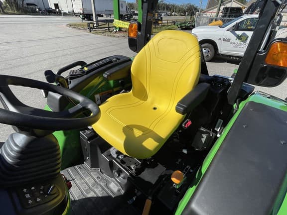 Image of John Deere 4044R equipment image 3