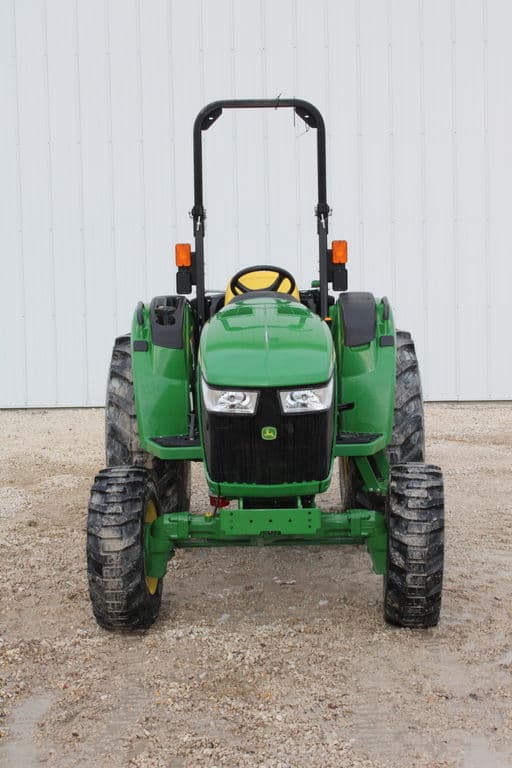 Image of John Deere 4052M equipment image 4