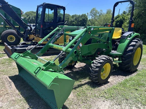 Image of John Deere 4052M equipment image 1