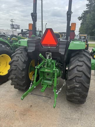 Image of John Deere 4052M equipment image 3