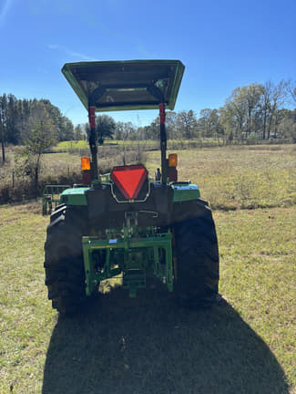 Image of John Deere 4052M equipment image 4