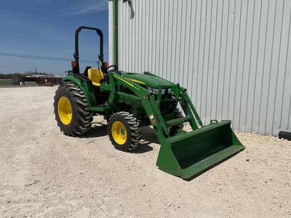 Image of John Deere 4052M equipment image 4