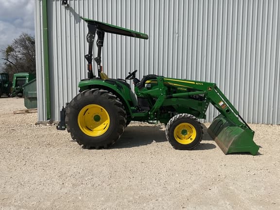 Image of John Deere 4052M equipment image 4
