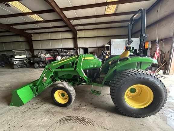 Image of John Deere 4052M equipment image 2