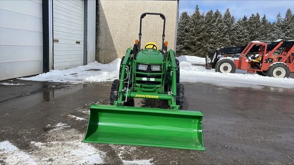 Image of John Deere 4052R Image 1