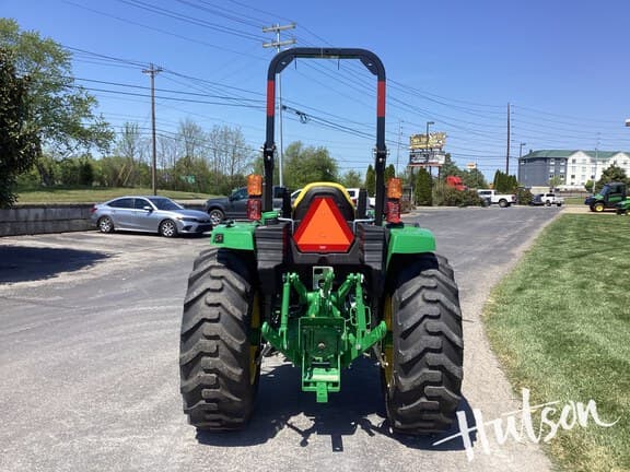 Image of John Deere 4052R equipment image 3