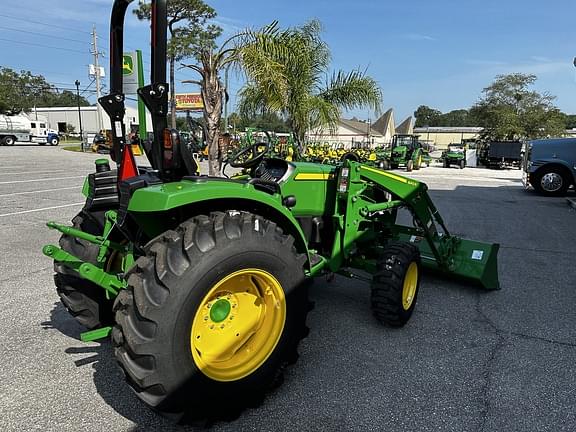 Image of John Deere 4052R equipment image 3