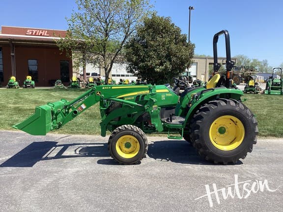 Image of John Deere 4052R equipment image 3