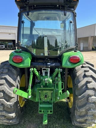 Image of John Deere 4052R equipment image 3