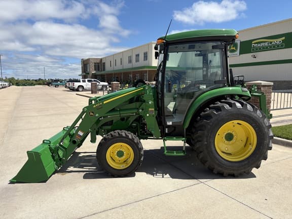 Image of John Deere 4052R equipment image 1