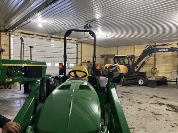 Image of John Deere 4052R equipment image 2