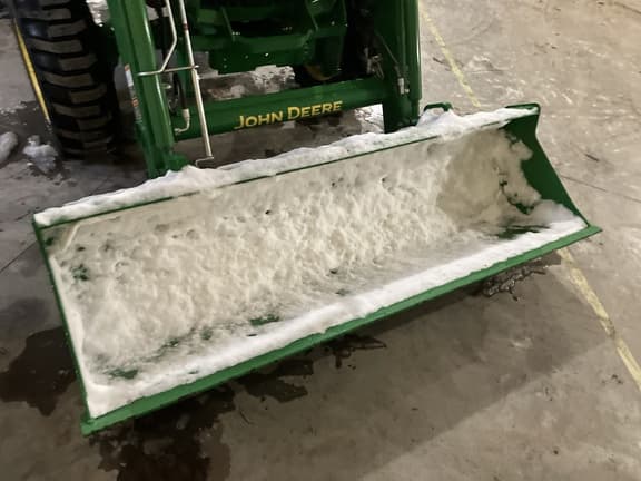 Image of John Deere 4052R equipment image 3