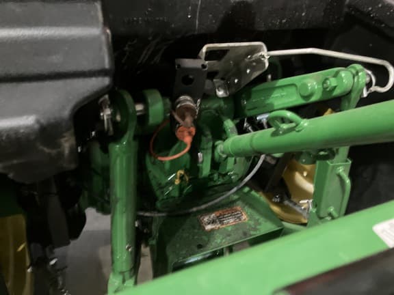 Image of John Deere 4052R equipment image 4