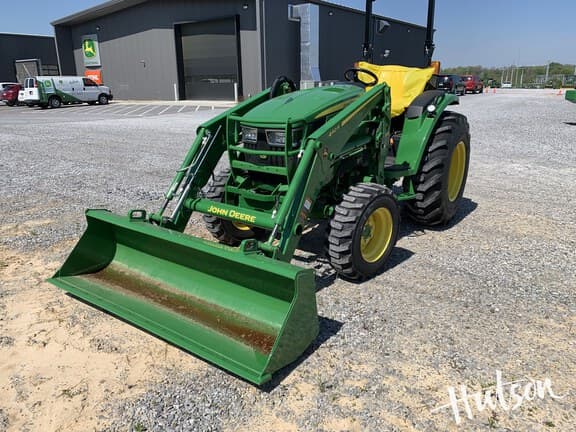 Image of John Deere 4052R equipment image 3