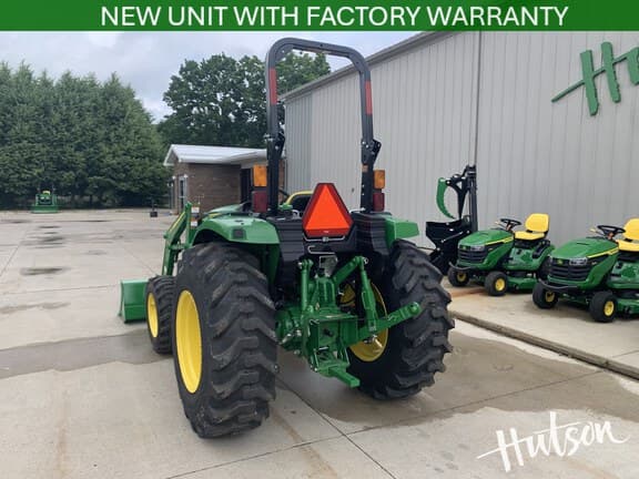 Image of John Deere 4066M equipment image 4