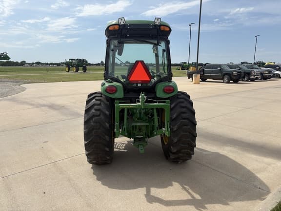 Image of John Deere 4066R equipment image 3