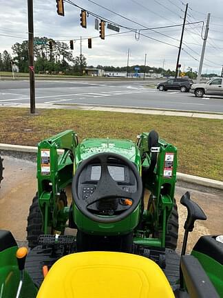 Image of John Deere 4066R equipment image 3