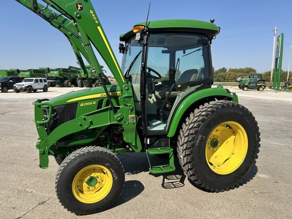 Image of John Deere 4066R equipment image 1
