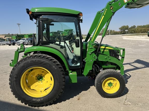 Image of John Deere 4066R equipment image 2