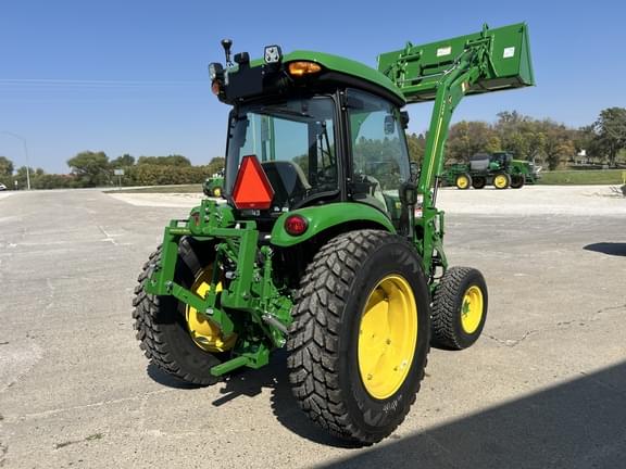 Image of John Deere 4066R equipment image 3